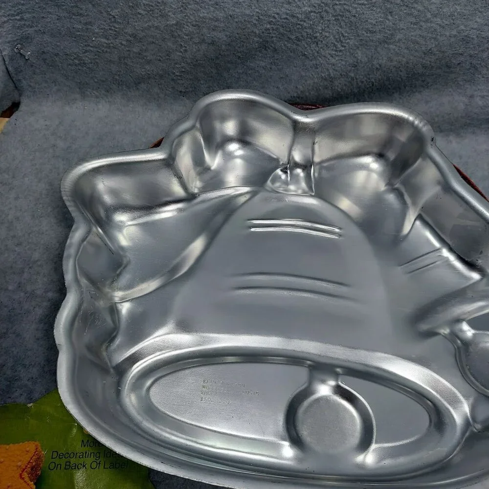 Wilton Party Pan Double Bell‎ Cake Mold 1979 Vintage with the Book